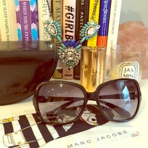 Marc by Marc Jacobs Sunglasses 💋